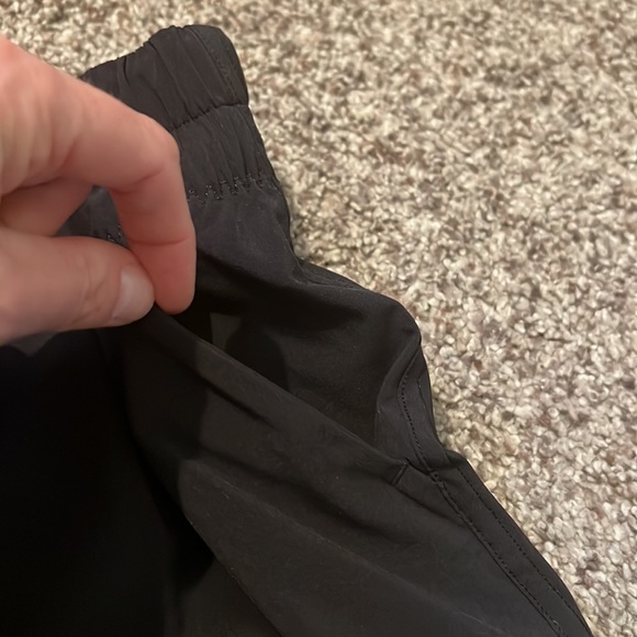 Lululemon Like New, Never Worn Flowy Everyday Ribbon Toe Shorts - Picture 5 of 9